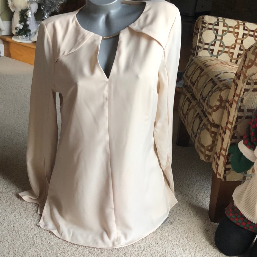 BEBE TAN SLIT CUFF TUNIC BLOUSE